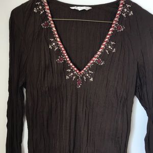Brown V-neck Boho top with embroidery Sz M